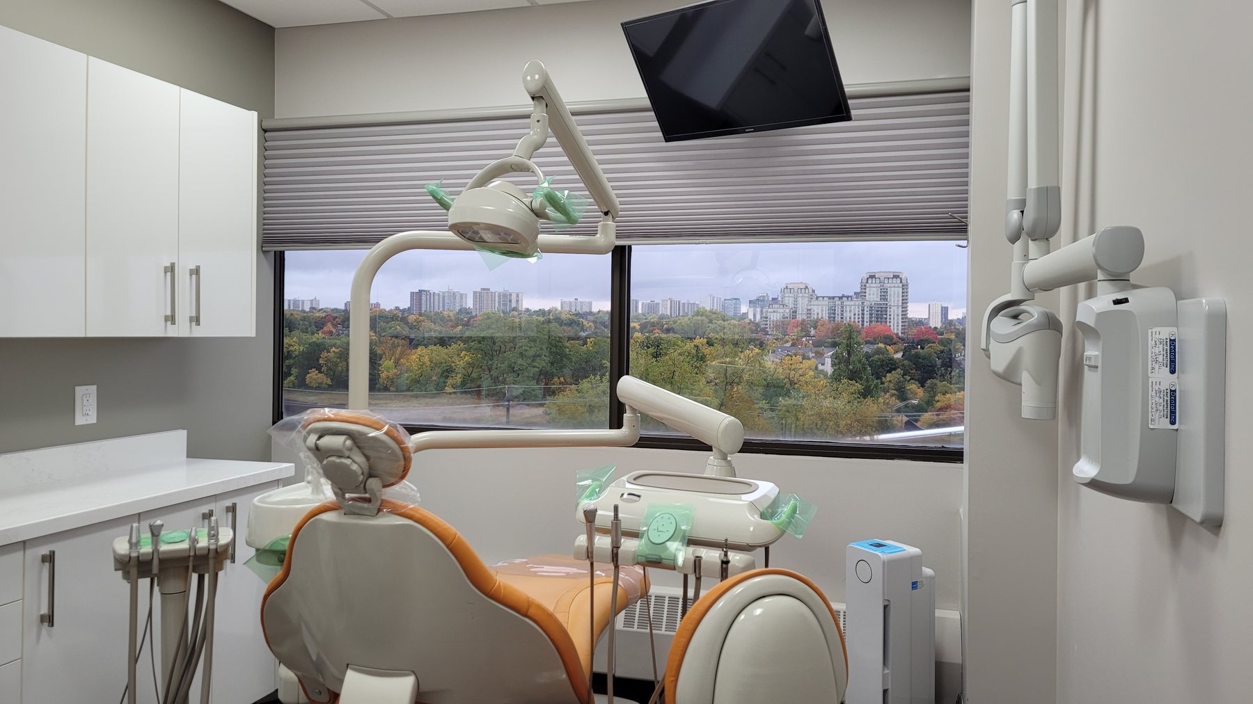 Operatory with autumn view of North York