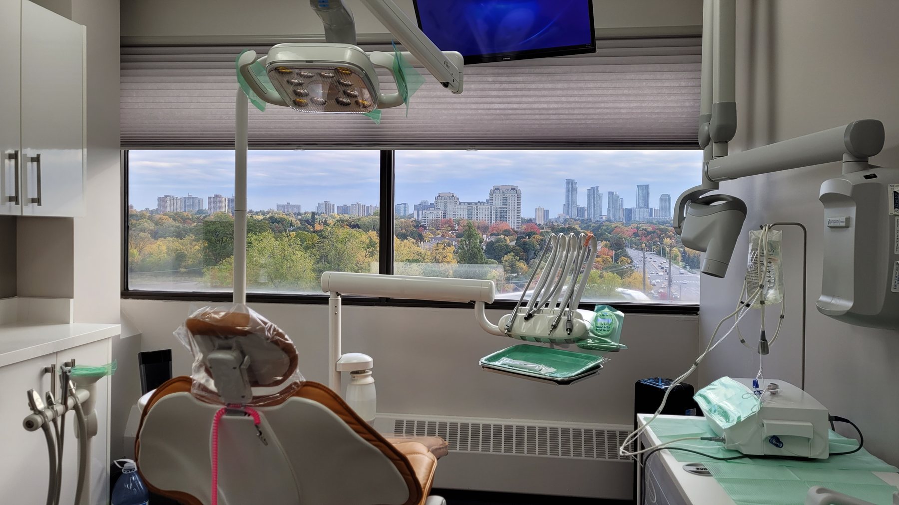 Treatment room at Baiwei Dental
